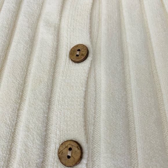 F21 White Top - Picture 3 of 5